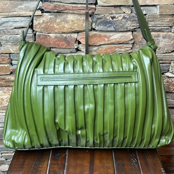 Karl Lagerfeld x Amber Valletta Cactus Vegan Leather Shoulder Bag 🌵 - Picture 4 of 16